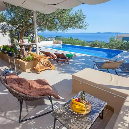 House Arija Semesterbostad *