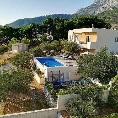 House Arija Semesterbostad