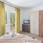 Дом отдыха House Arija Макарска