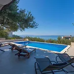 House Arija Дом отдыха *