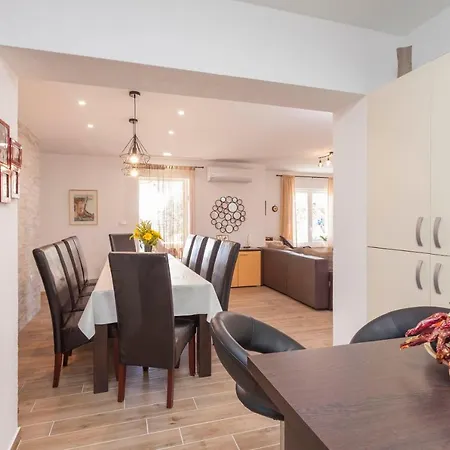 House Arija
