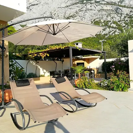 Feriehus House Arija *