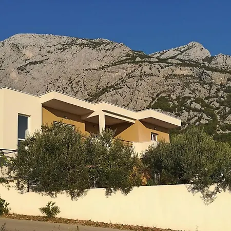 Feriehus House Arija