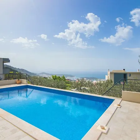 Feriehus House Arija