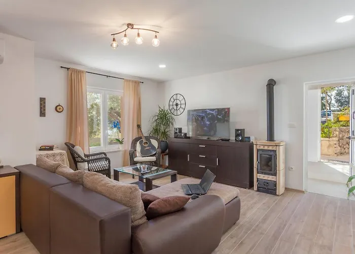 House Arija בית נופש מאקרסקה