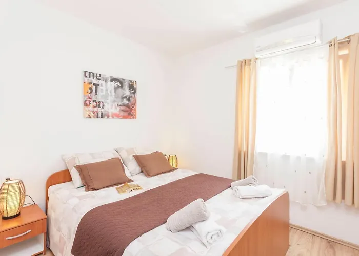 House Arija בית נופש מאקרסקה