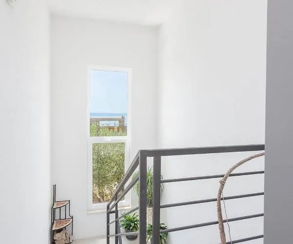 בית נופש House Arija מאקרסקה